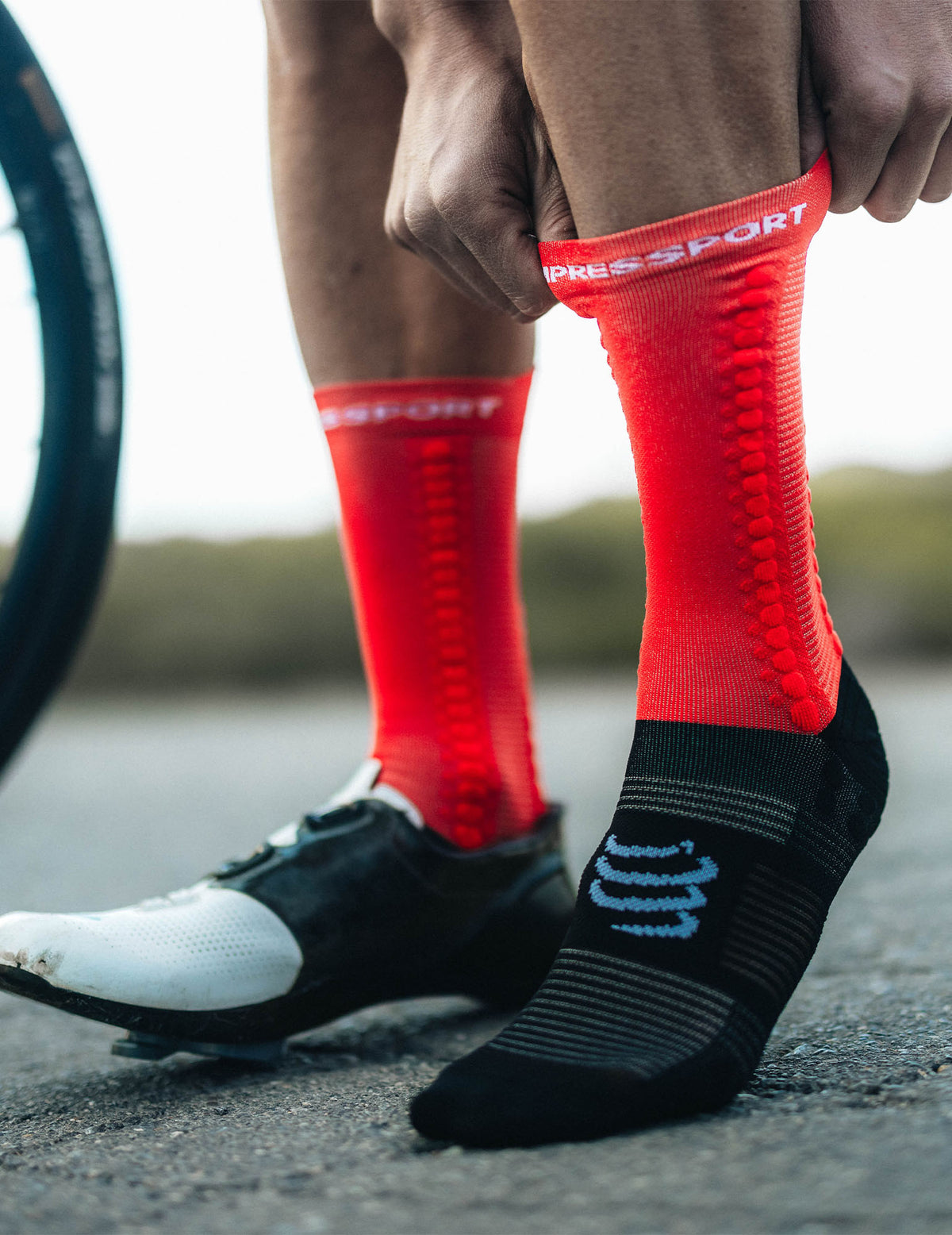 Pro Racing Socks v4.0 Bike - Red/Black