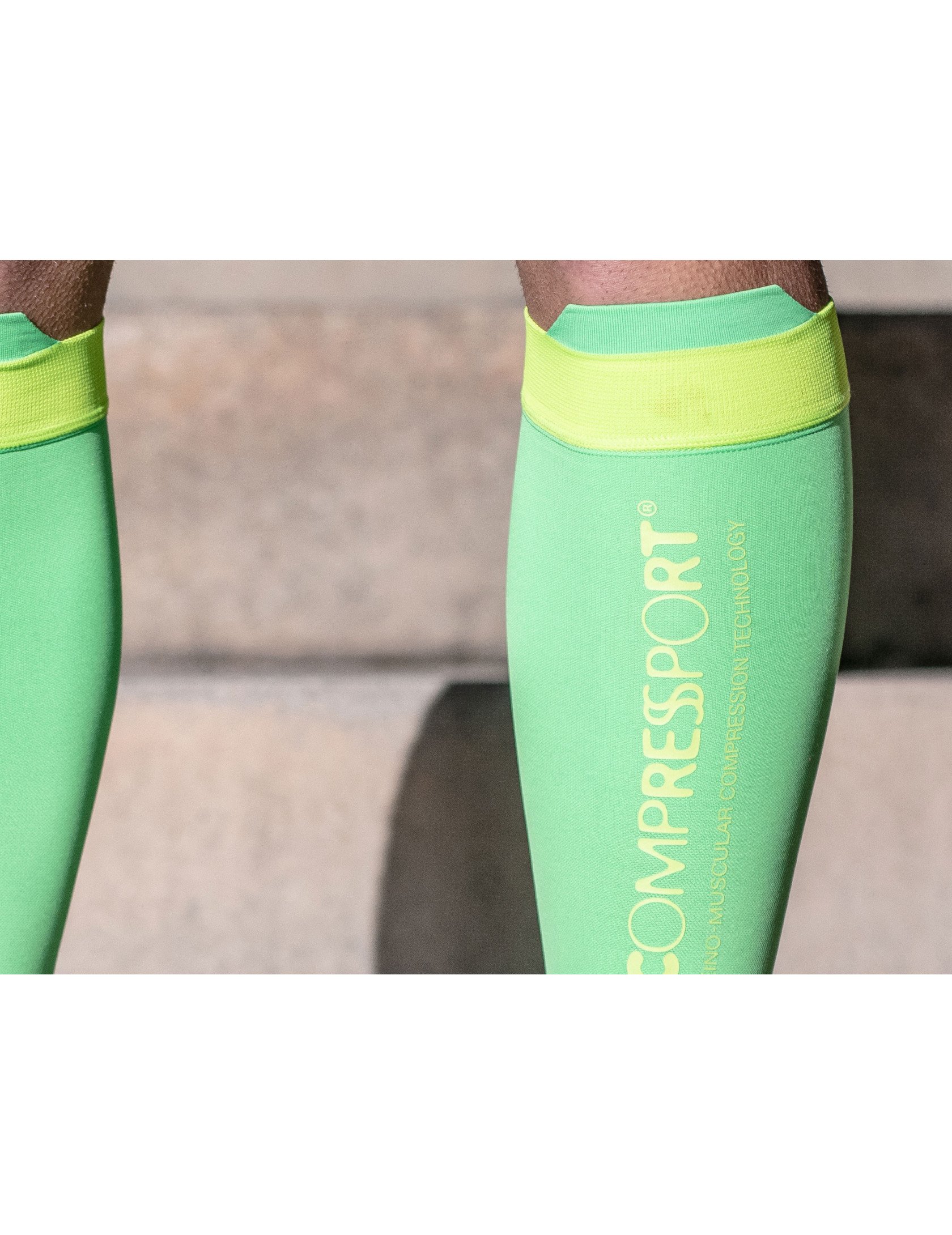 R2V2 calf sleeves fluo green