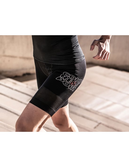 Running Under Control Short W BLACK