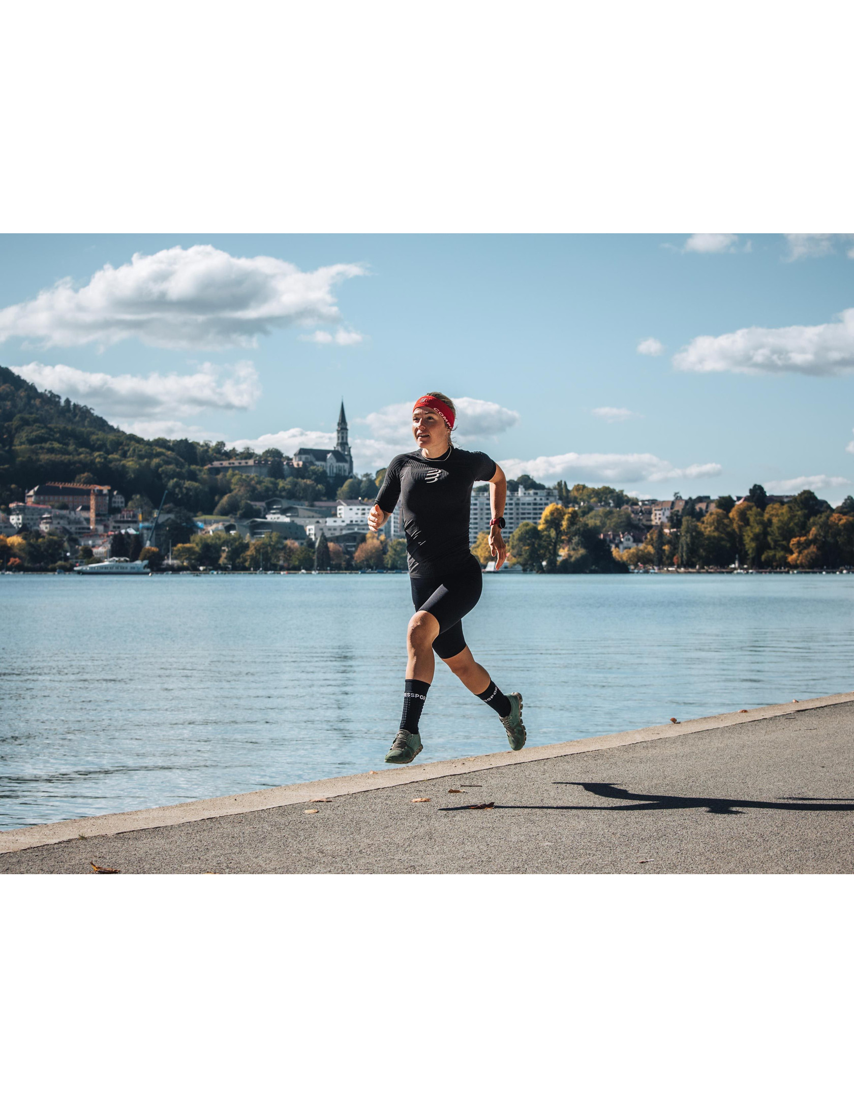 Schwarzes 3D-Thermo-Kurzarmshirt mit 50g