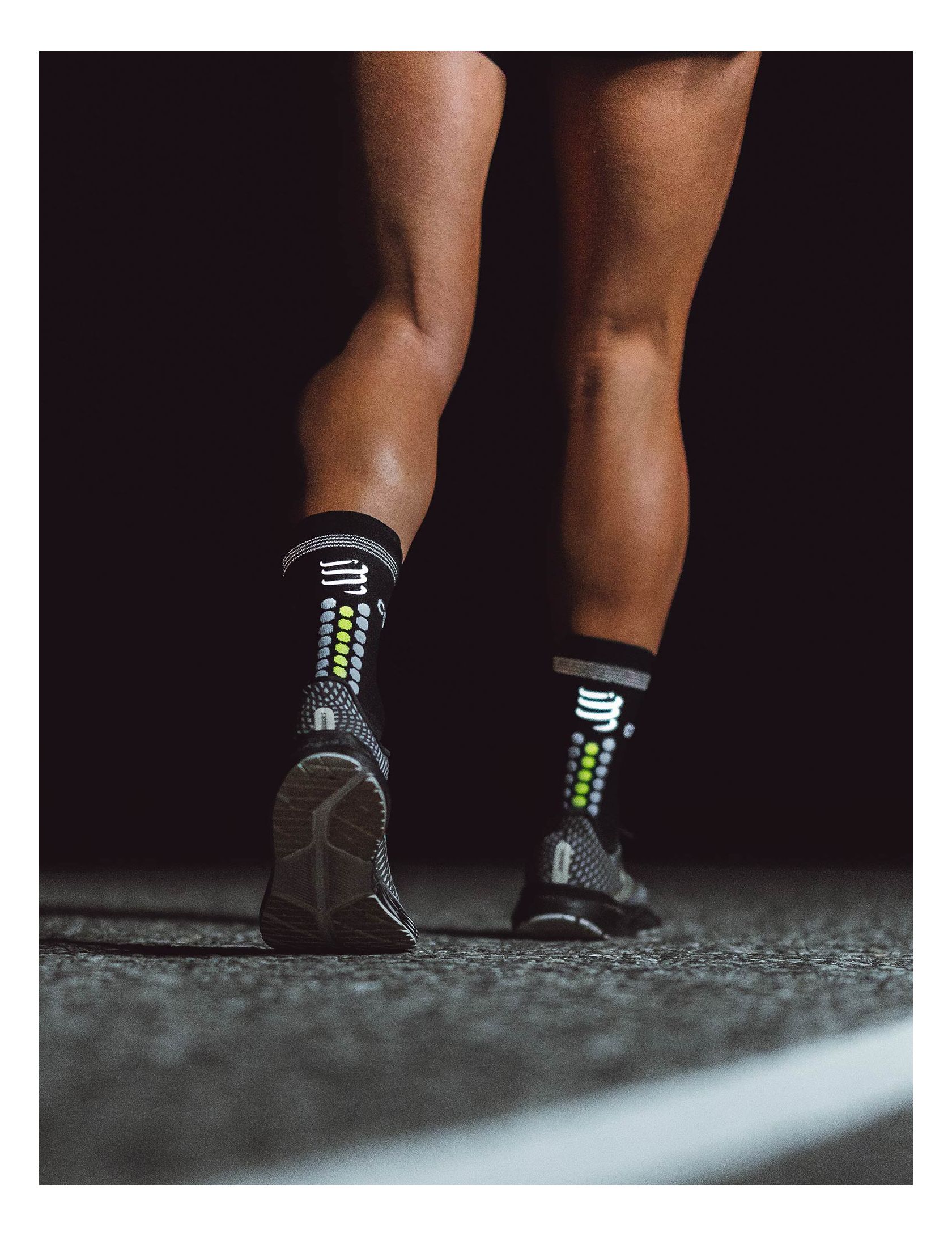 Pro Racing Socks V4.0 Run High Flash - Black/Fluo Yellow