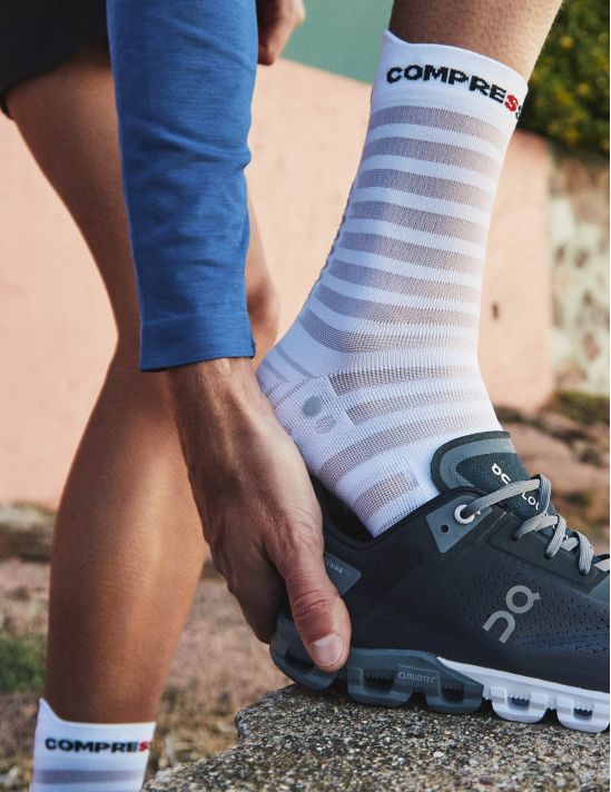 Pro Racing Socks v4.0 Ultralight Run High - White/Alloy