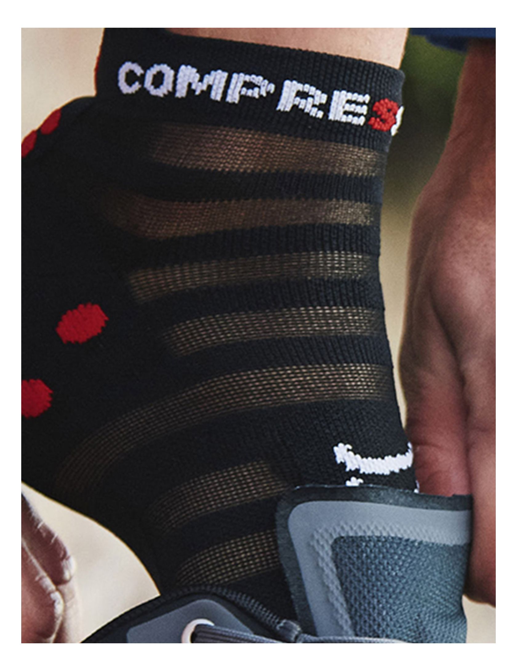 Pro Racing Socks v4.0 Ultralight Run Low - Black/Red