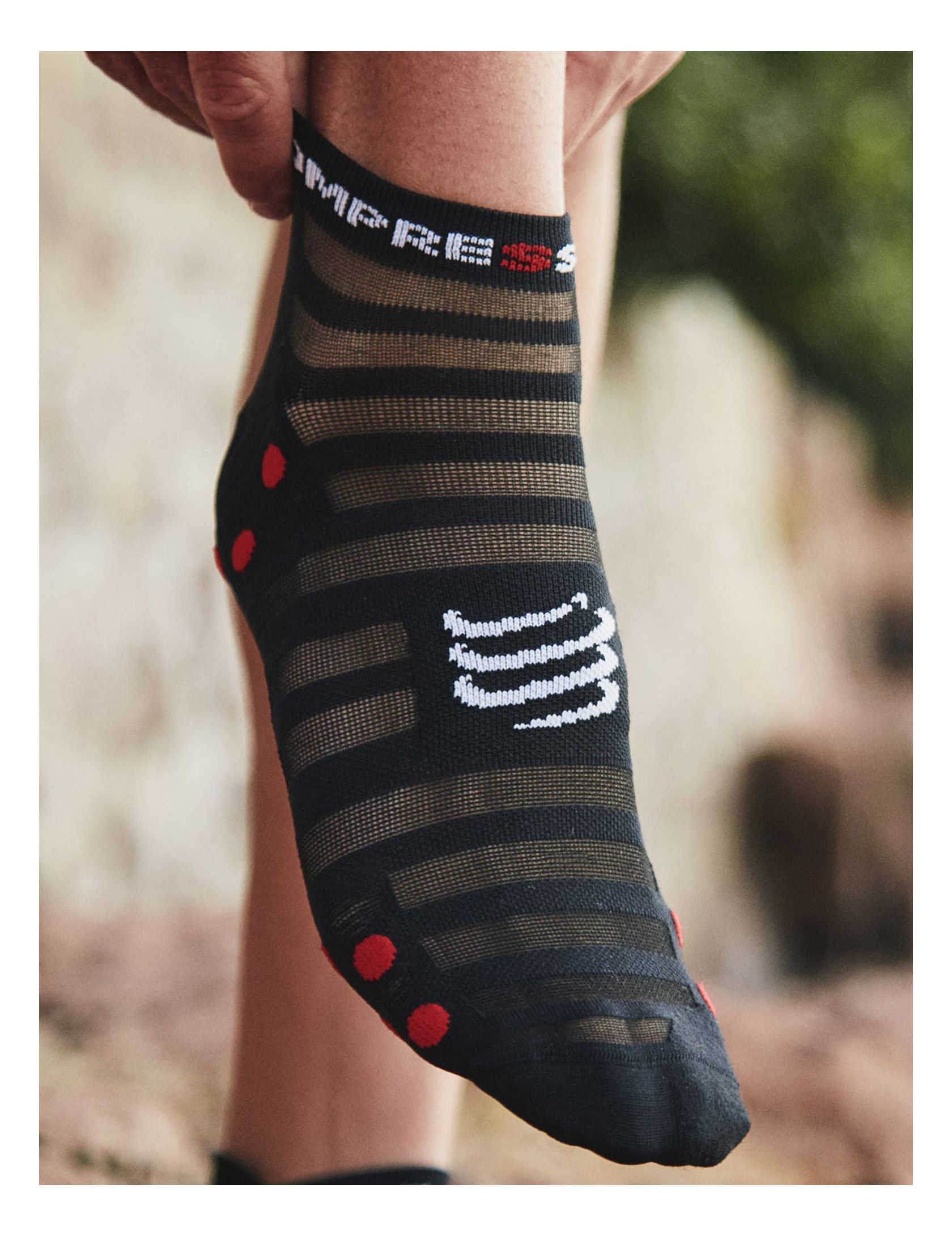 Pro Racing Socks v4.0 Ultralight Run Low - Black/Red