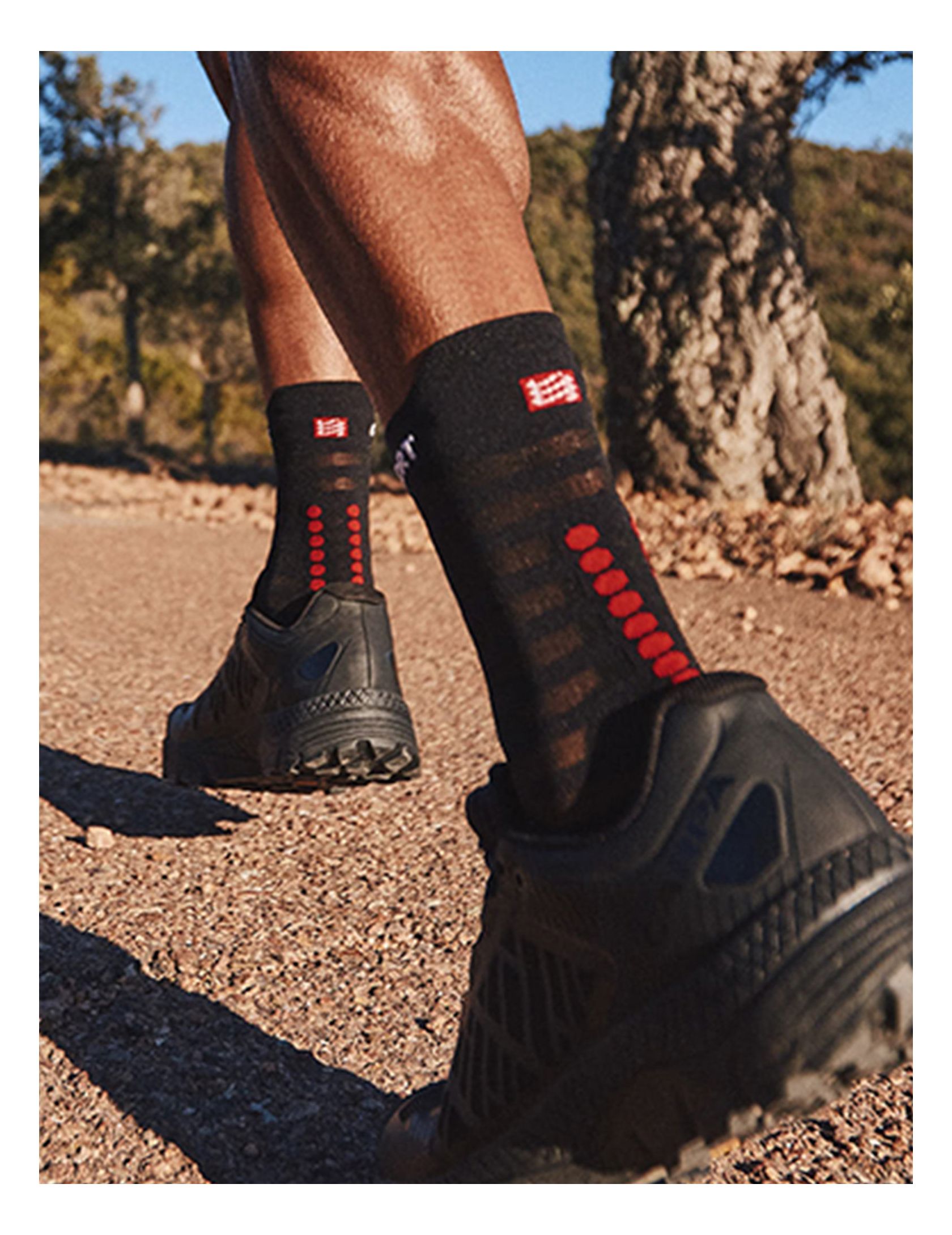 Pro Racing Socks v4.0 Ultralight Run High - Black/Red