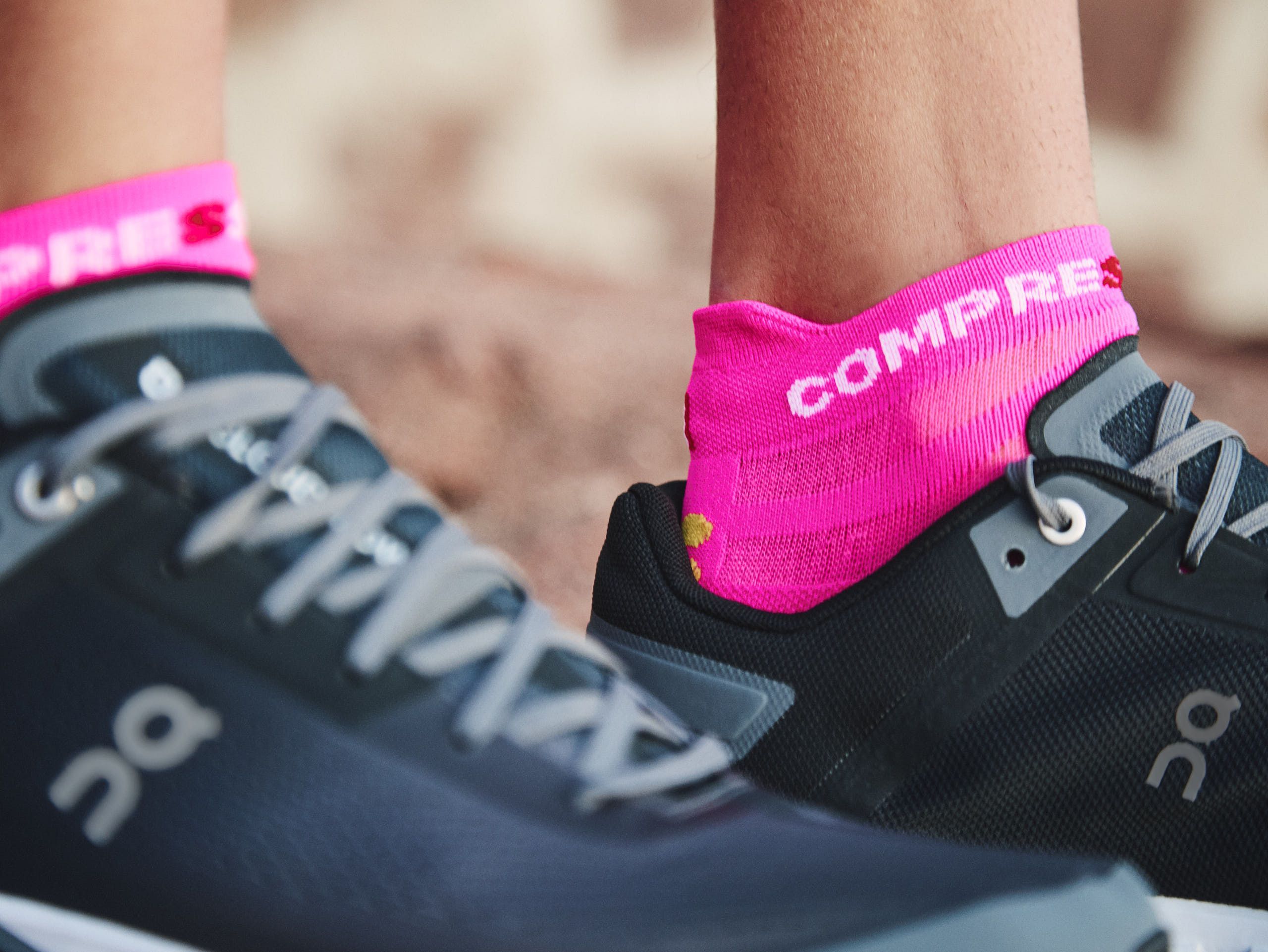 Pro Racing Socks v4.0 Ultralight Run Low - Fluo Pink/Primerose