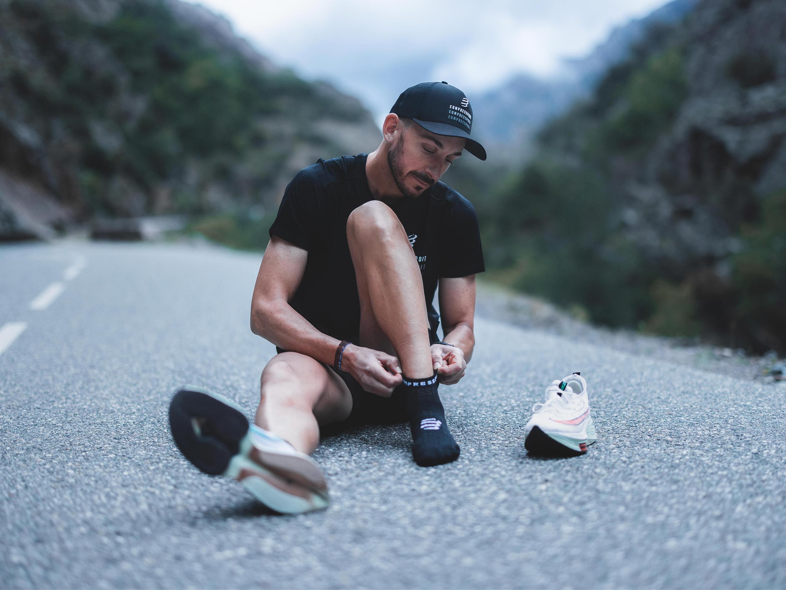 Pro Racing Socks v4.0 Run Low - Black Edition 2023 BLACK/WHITE
