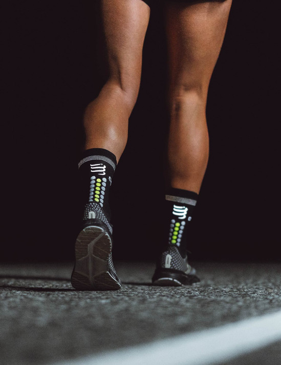 Pro Racing Socks V4.0 Run High Flash - Black/Fluo Yellow