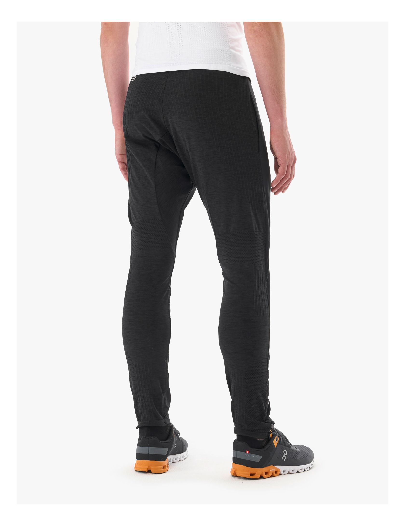 Hurricane Windproof Seamless Pants Black Windproof running pants Compressport